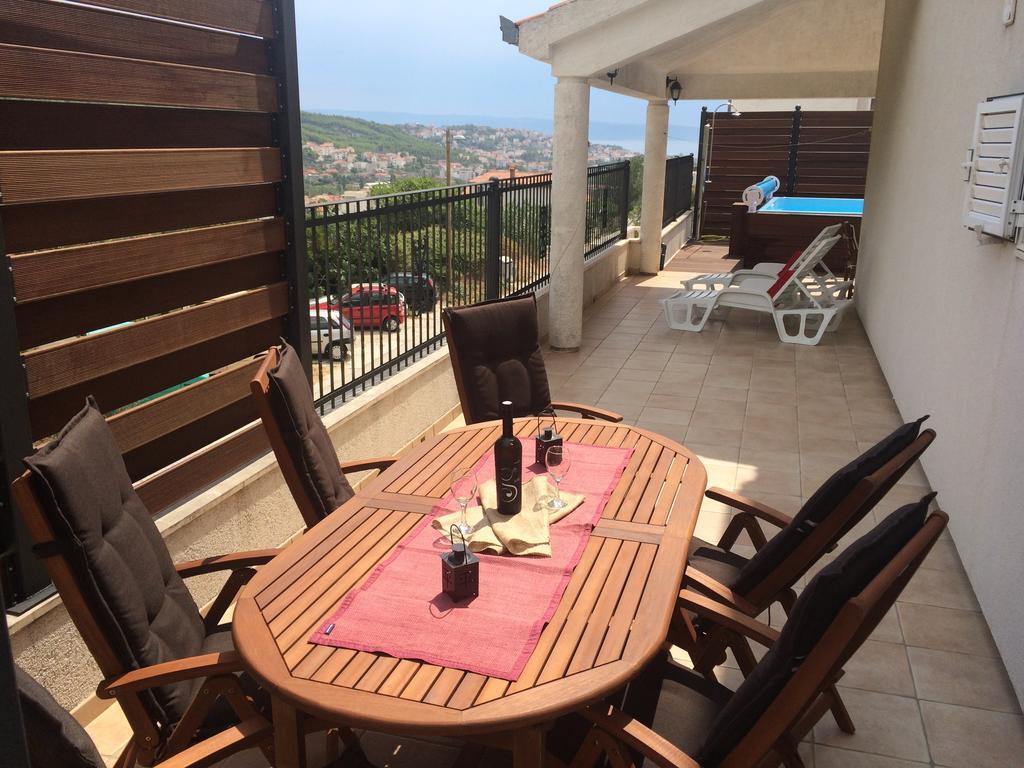 Holiday Home Harmony Zrnovnica Екстер'єр фото