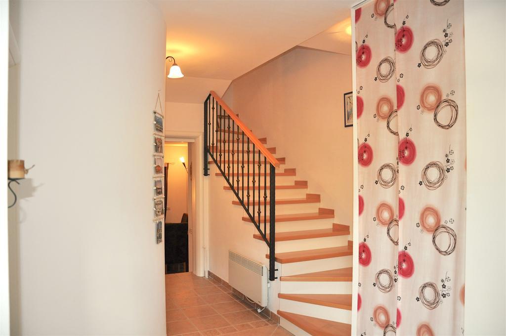 Holiday Home Harmony Zrnovnica Екстер'єр фото