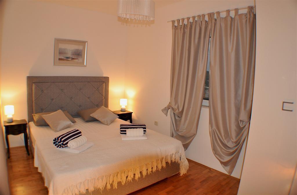 Holiday Home Harmony Zrnovnica Екстер'єр фото