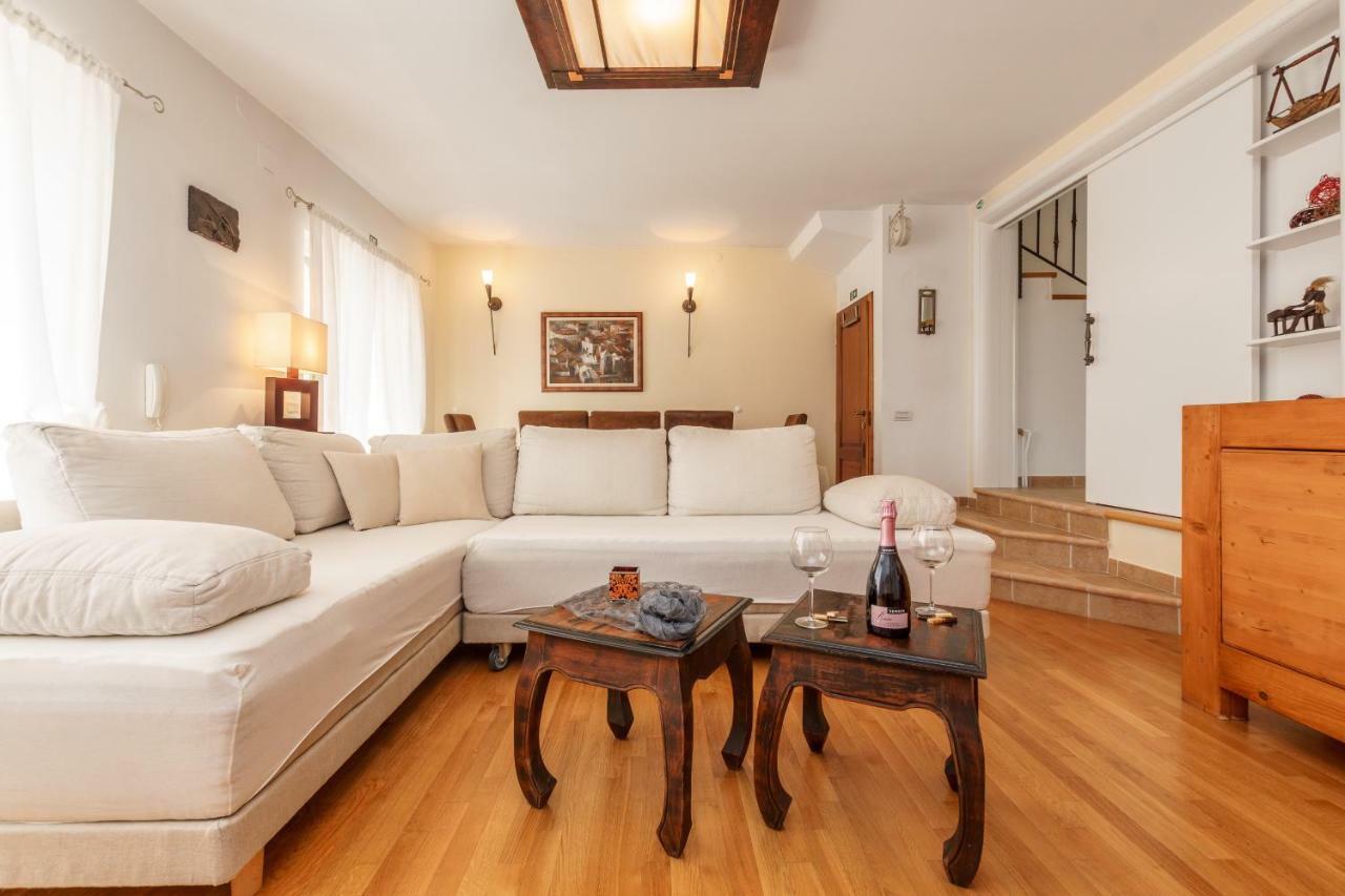 Holiday Home Harmony Zrnovnica Екстер'єр фото