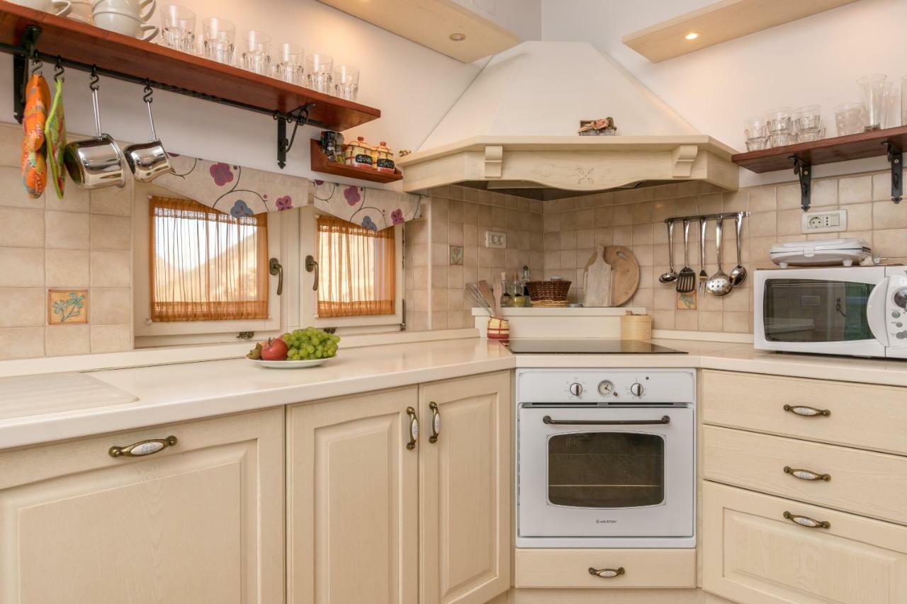 Holiday Home Harmony Zrnovnica Екстер'єр фото