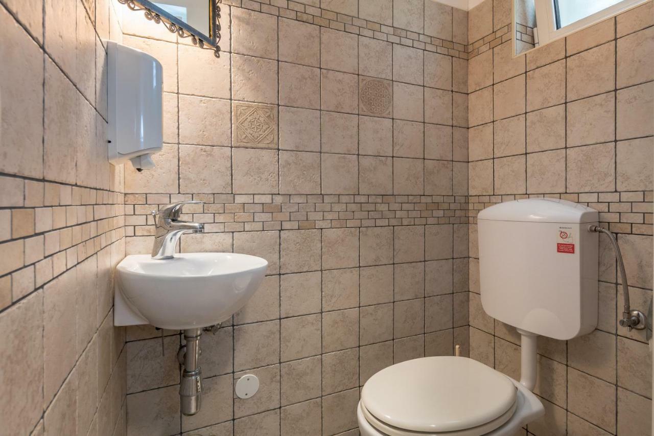 Holiday Home Harmony Zrnovnica Екстер'єр фото