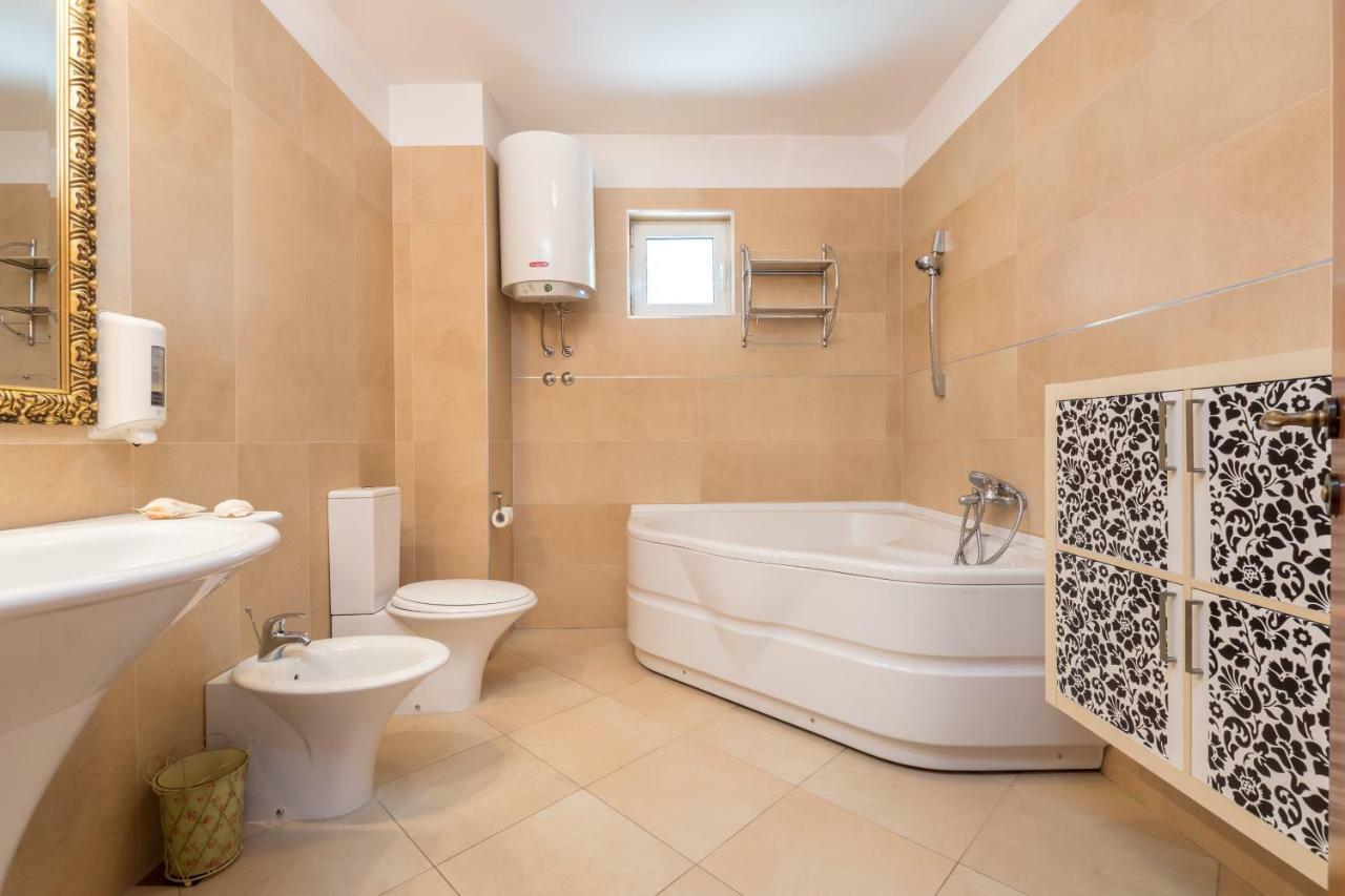 Holiday Home Harmony Zrnovnica Екстер'єр фото